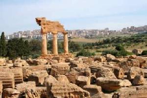 Ski Lodges, Mountain Refuges, Characteristic B&Bs and simply nice places to stay in Italy and the Italian Alps.